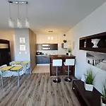 Quiet Koscielna Apartman *