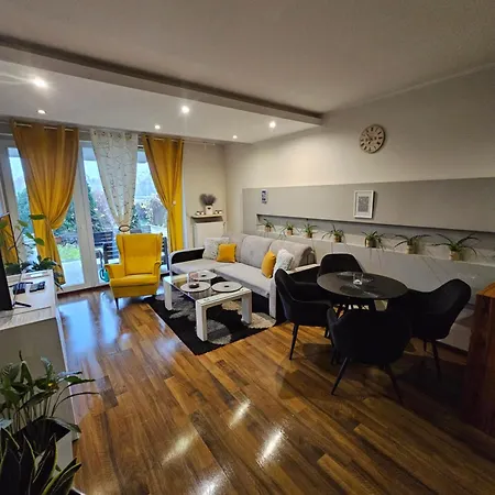 Quiet Koscielna Apartment *